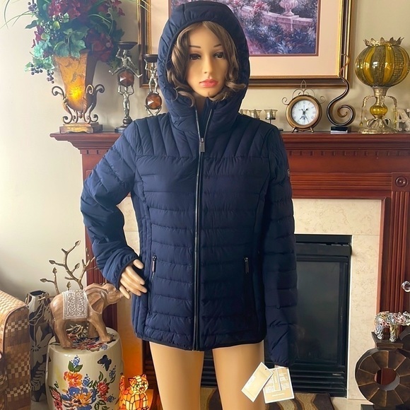 Brand New Michael Kors Ultra Lightweight Genuine Down Fill Zippered Navy Jacket - Picture 1 of 16